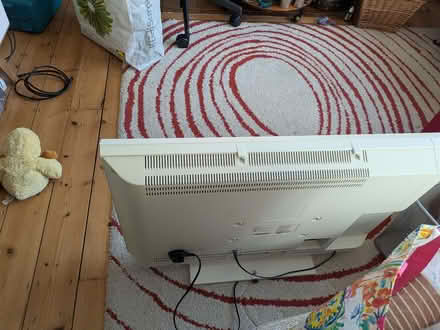 Photo of free TV 32 inch (West Drayton UB7) #4