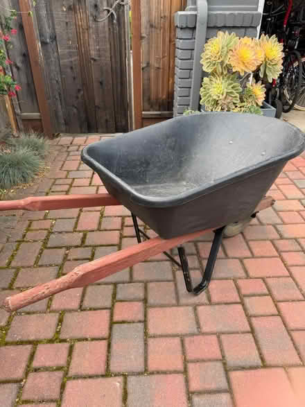 Photo of free Wheelbarrow (Cherry Chase Sunnyvale) #1