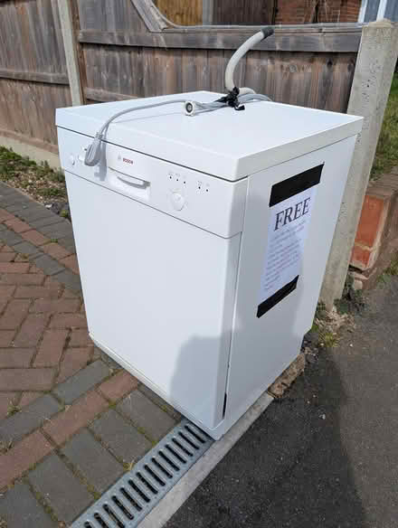 Photo of free Faulty Bosh dishwasher (GU12) #1