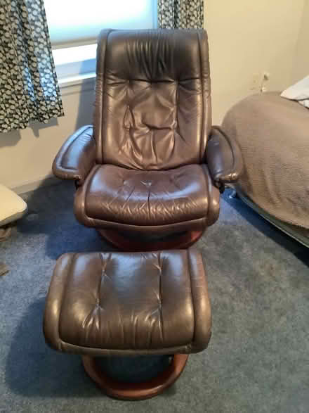 Photo of free Ekornes made in Norway Chair (North Greenlake area) #1