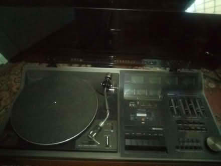 Photo of free Hitachi Stereo Music Centre SDT-7675 & 2 Speakers (Hoddesdon EN11) #1