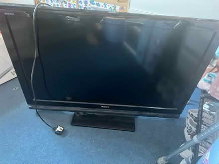 Photo of free 40” old style tv (Woodley) #1
