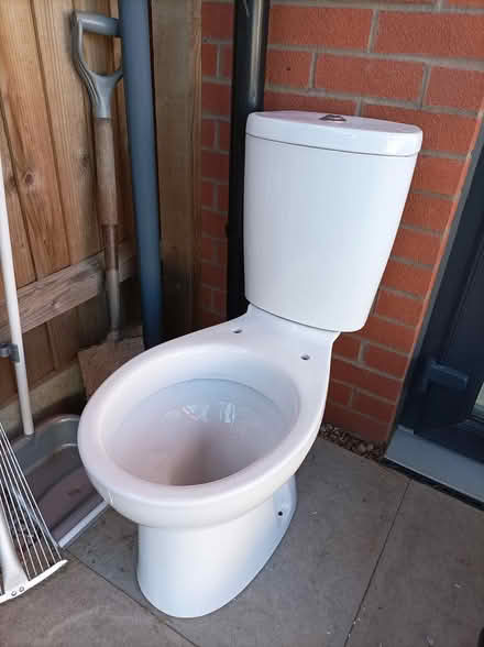 Photo of free Toilet (Bishop's Tachbrook CV33) #1