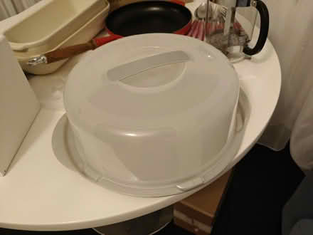 Photo of free Cake box (Winchmore Hill N21) #1