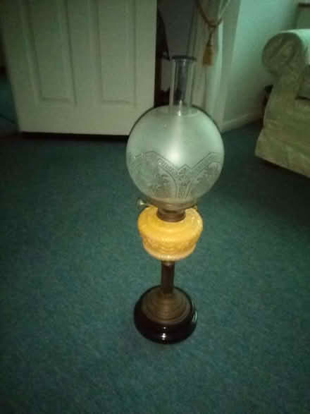 Photo of free Antique Victorian Oil Lamp Cut Glass Bowl Etched Globe Twin (Hoddesdon EN11) #1