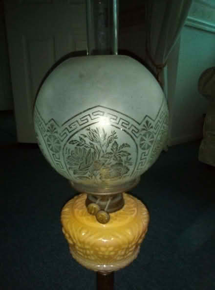 Photo of free Antique Victorian Oil Lamp Cut Glass Bowl Etched Globe Twin (Hoddesdon EN11) #2