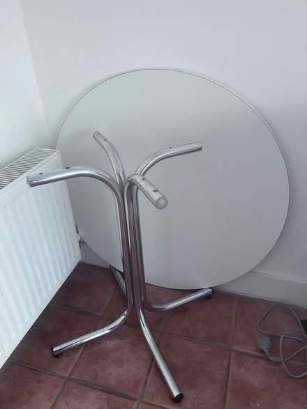 Photo of free Round dining table (St Margarets TW1) #3
