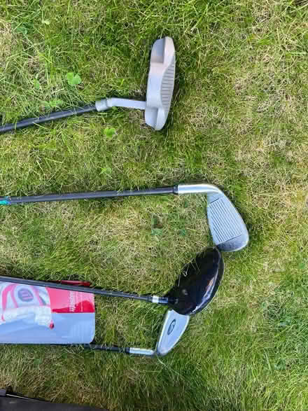 Photo of free Childrens Golf Bag and Sticks (Greenford) #2