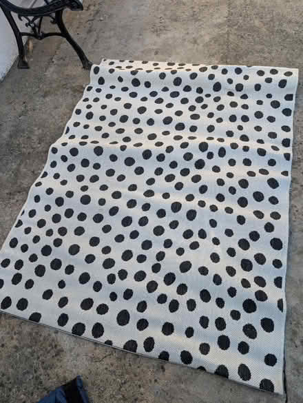 Photo of free Indoor / Outdoor rug (WD24 watford) #1