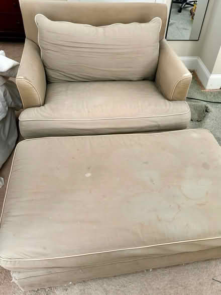 Photo of free X-Large Chair + ottoman/footrest (16th st hts dc) #1