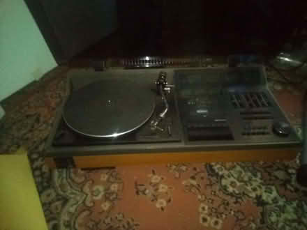 Photo of free Hitachi Stereo Music Centre SDT-7675 & 2 Speakers (Hoddesdon EN11) #4