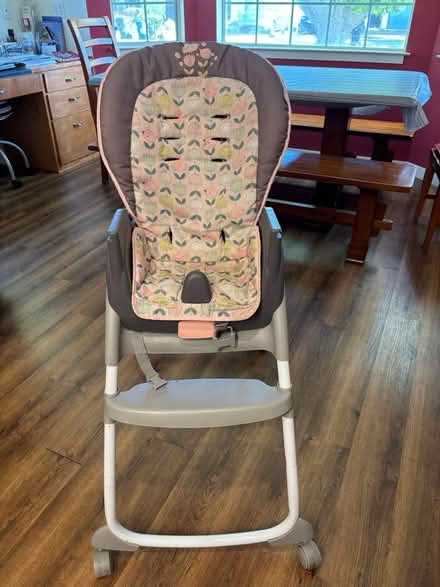 Photo of free High chair (PaloAlto Ventura neighborhood) #2