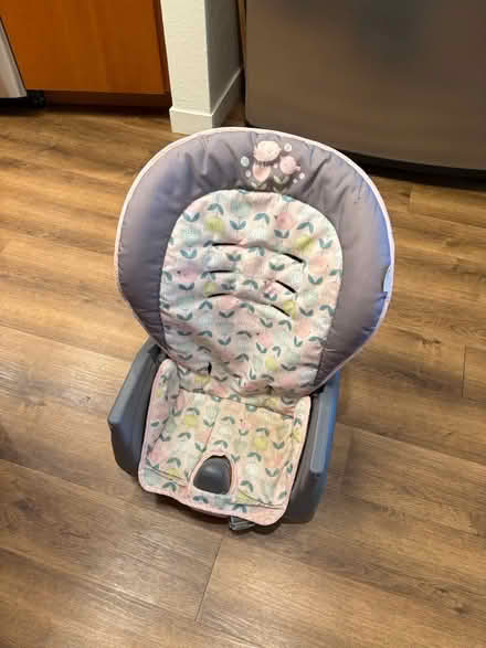 Photo of free High chair (PaloAlto Ventura neighborhood) #4