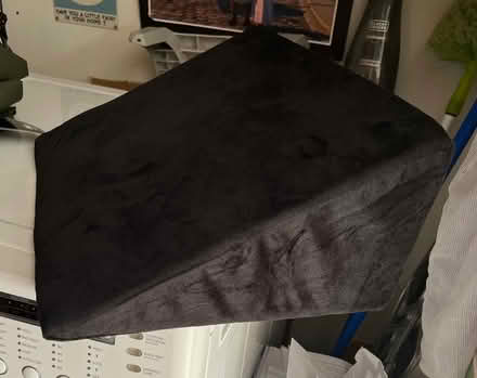 Photo of free Wedge pillow (San Rafael) #1