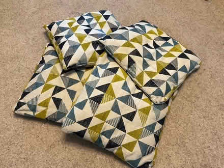 Photo of free 4 synthetic square cushions (World's End RH15) #1