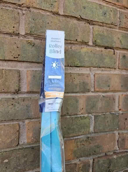 Photo of free Aqua roller blind (GU21) #1