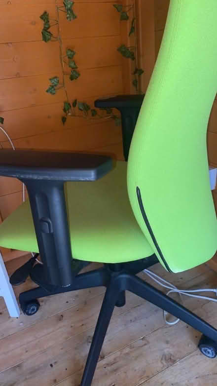 Photo of free office chair (Reddish SK5) #2