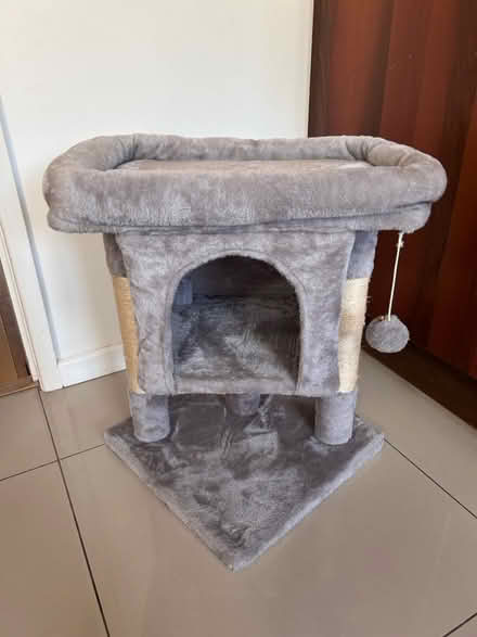 Photo of free Cat Tree (Woodland Grove, Chilwell) #1
