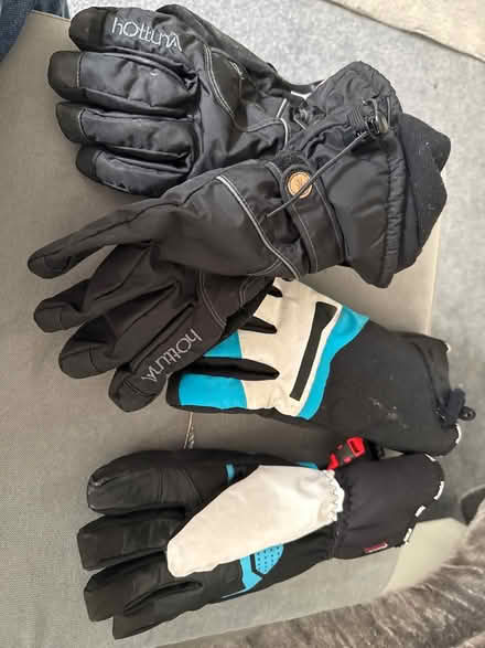 Photo of free Skiing gloves (Camberley) #1