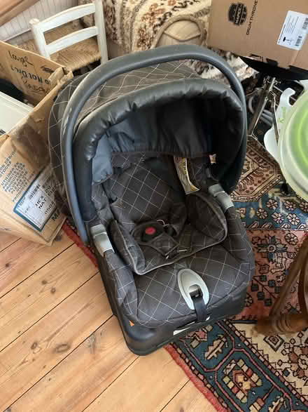 Photo of free Baby car seat (Lewes malling) #1