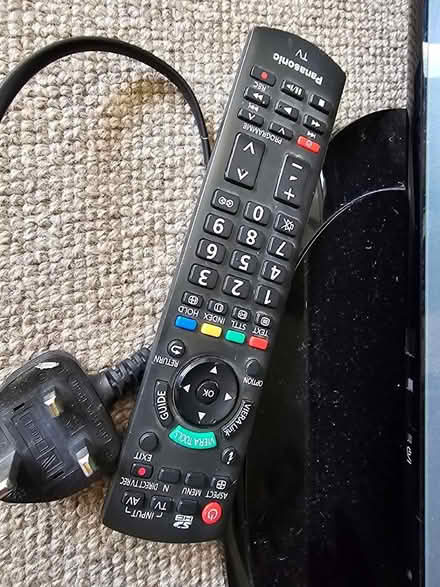 Photo of free Panasonic Viera 32" LCD TV (Ebley GL5) #3
