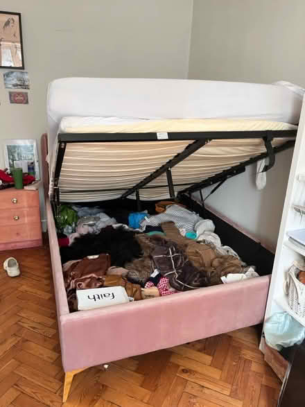 Photo of free Pink velvet bed (N1) #2