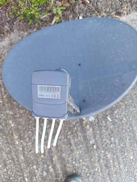 Photo of free sky dish.... quad lnb (Eves Corner CM0) #1