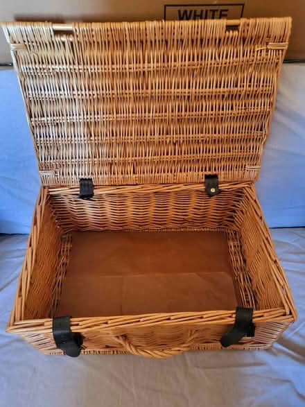 Photo of free 2 x picnic baskets (Grays) #1