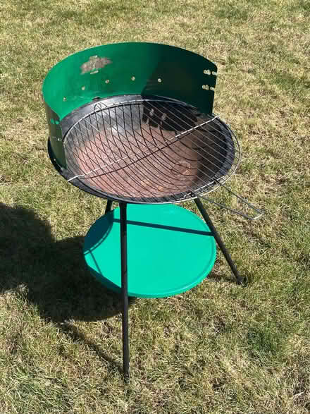 Photo of free Small barbecue (Barnard's Green WR14) #1