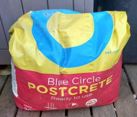 Photo of free 3/4 bag of postcrete (Didcot OX11) #1