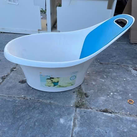 Photo of free Baby bath - new but been shed (Goodmayes IG3) #1