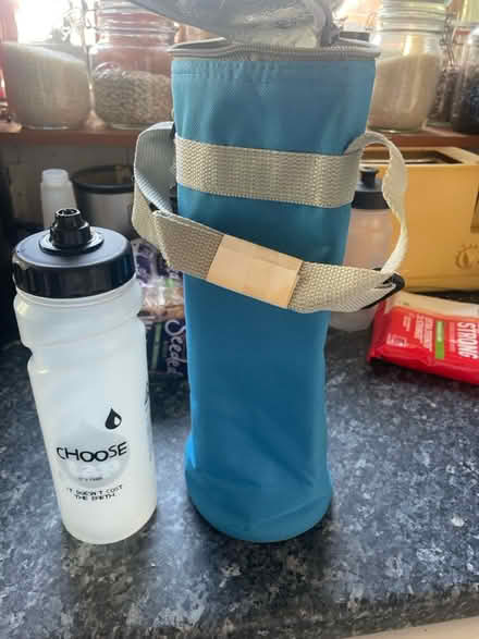 Photo of free Water bottle in thermal bag (CH49) #1
