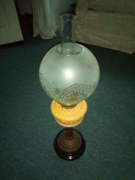 Photo of free Antique Victorian Oil Lamp Cut Glass Bowl Etched Globe Twin (Hoddesdon EN11) #3