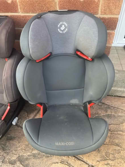Photo of free Maxi Cosy car seat with IsoFix (Attenborough NG9) #1