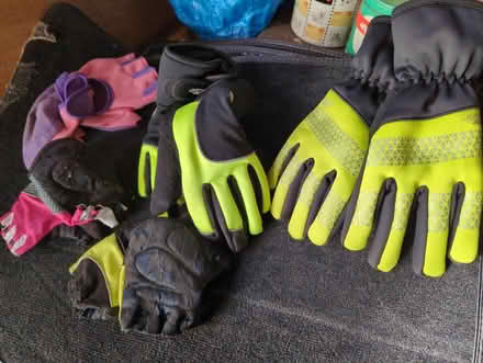 Photo of free Cycling gloves (Craiglockhart EH14) #1