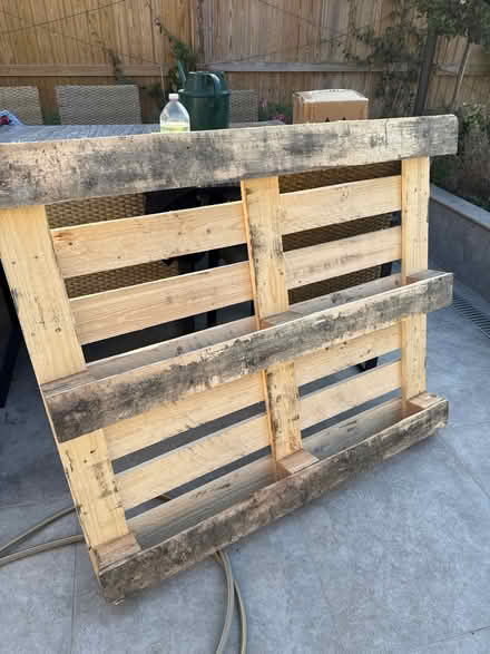 Photo of free Wooden pallet - looks new (London SW19) #2