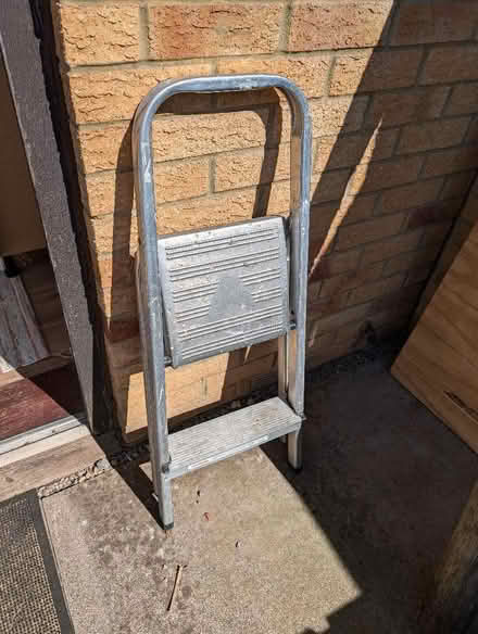Photo of free small step ladder - BS4 3SQ (City of Bristol BS4) #4