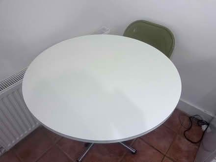 Photo of free Round dining table (St Margarets TW1) #1
