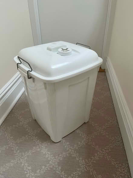 Photo of free Large laundry bin (Fort Greene, Brooklyn) #2