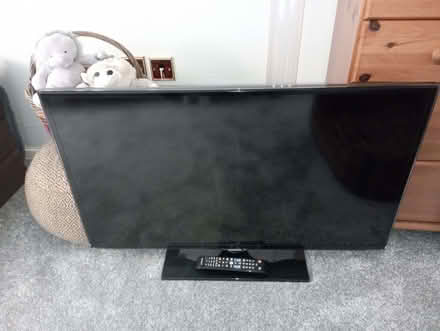 Photo of free Samsung 41" TV from 2012 with remote control and some wiring (Valley LL65) #1