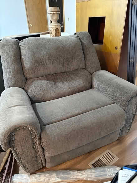 Photo of free Oversized recliner (Fishkill NY) #1
