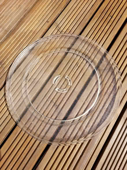 Photo of free 40cm diameter microwave plate (Staple Hill BS16) #1