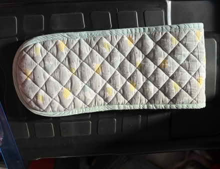 Photo of free Double oven gloves (Castle, CW8) #1