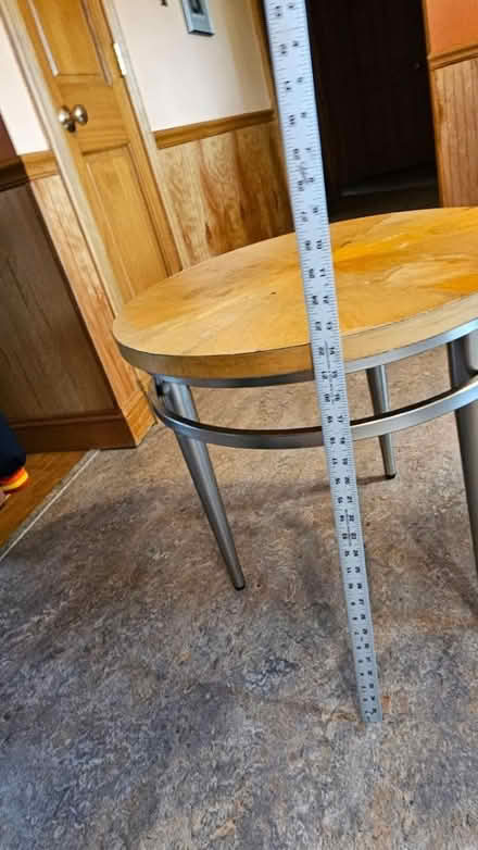 Photo of free 24" diameter side table (63124, near STL Galleria) #2