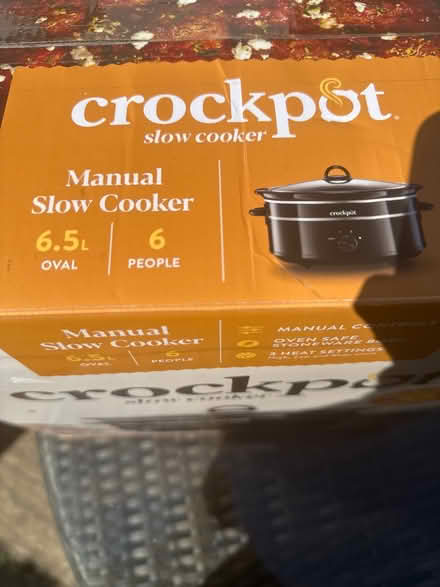 Photo of free Crockpot Slow Cooker New Boxed (Henley On Thames RG10) #2