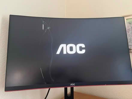 Photo of free Monitor LOC 27 inches (Hanworth Park TW13) #1