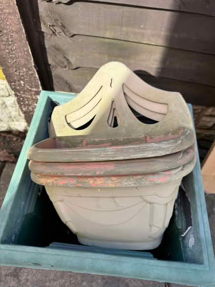 Photo of free Plant pots (Stanney Oaks CH1) #1