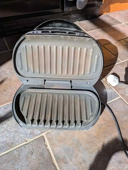 Photo of free George Foreman Electric Grill (Little Chester DE1) #1