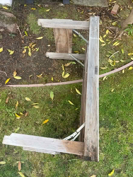 Photo of free Outdoor kid table (East End Alameda) #1