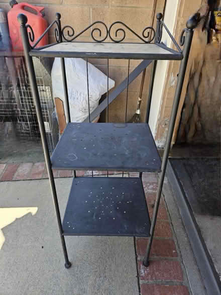 Photo of free Plant stand (Sevenhills) #1